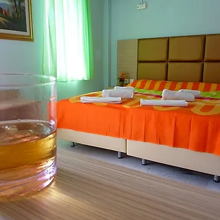 White Rose Hotel