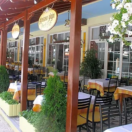 Hotel White Rose