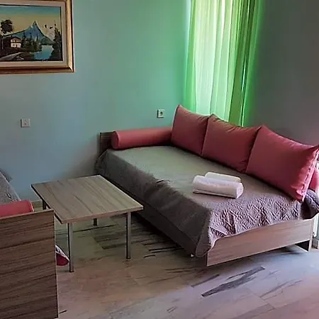 White Rose Hotel