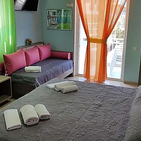 White Rose Hotel